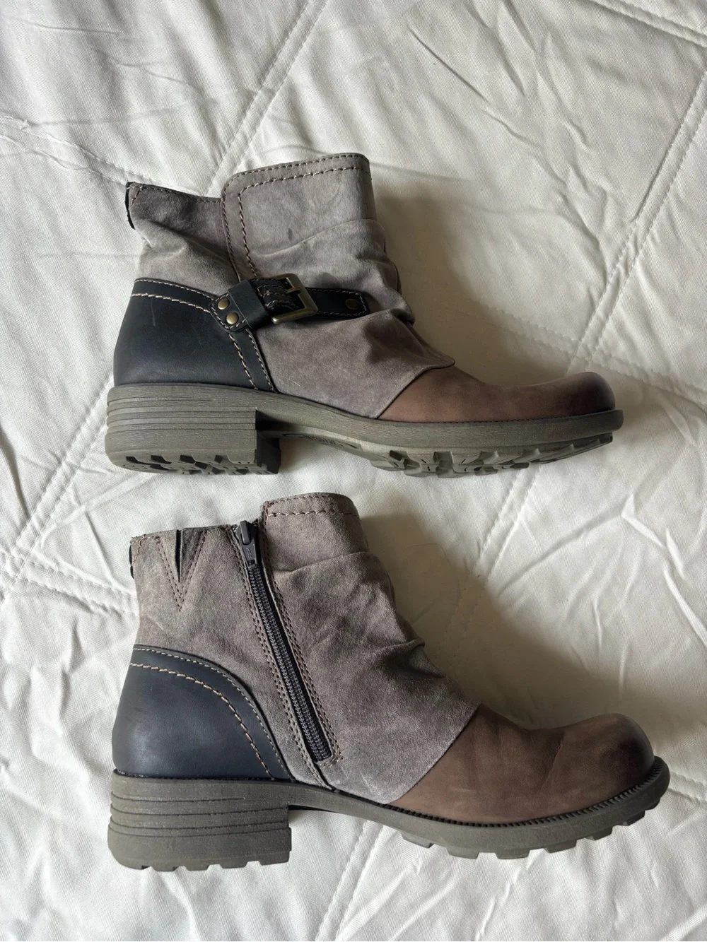 Earth Origins  Casual Suede & Leather Ankle Boots in Taupe black grey size 9